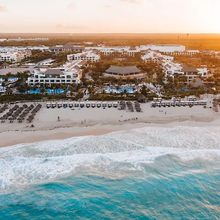 Hard Rock Hotel & Casino Punta Cana (Adults Only)-3